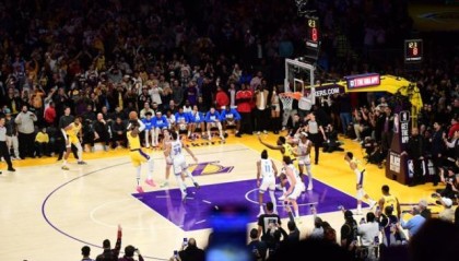 开云体育官网-历史之夜再度遭遇“里程悲” 留给湖人的时间不多了